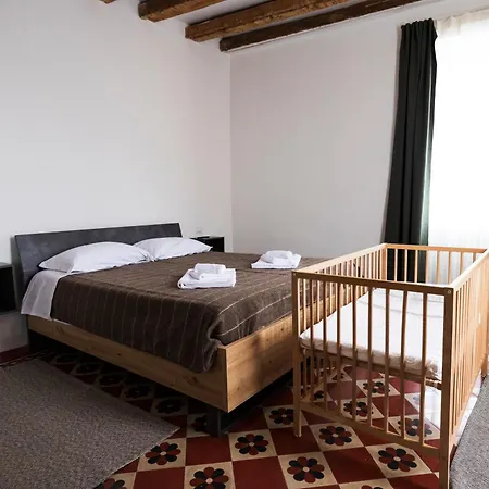 Traditional Italian House - Apartamento